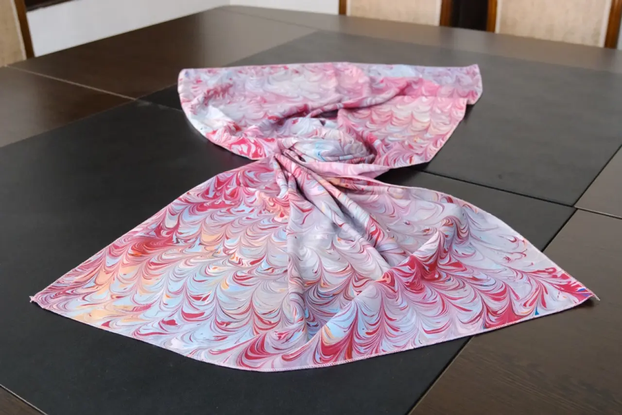 Eskiyen Kıyafetler Ebru Desenleriyle Yenileniyor 7