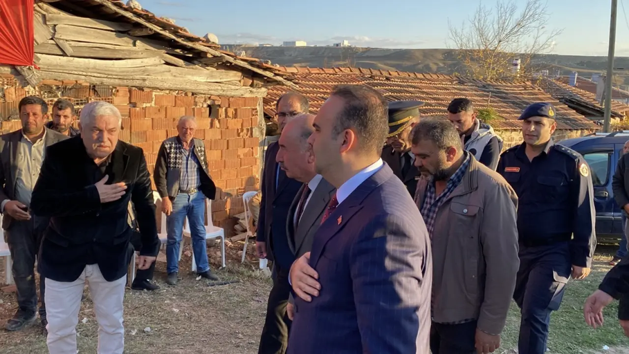 Bakan Kacır’dan Şehit Ailesine Ziyaret 2