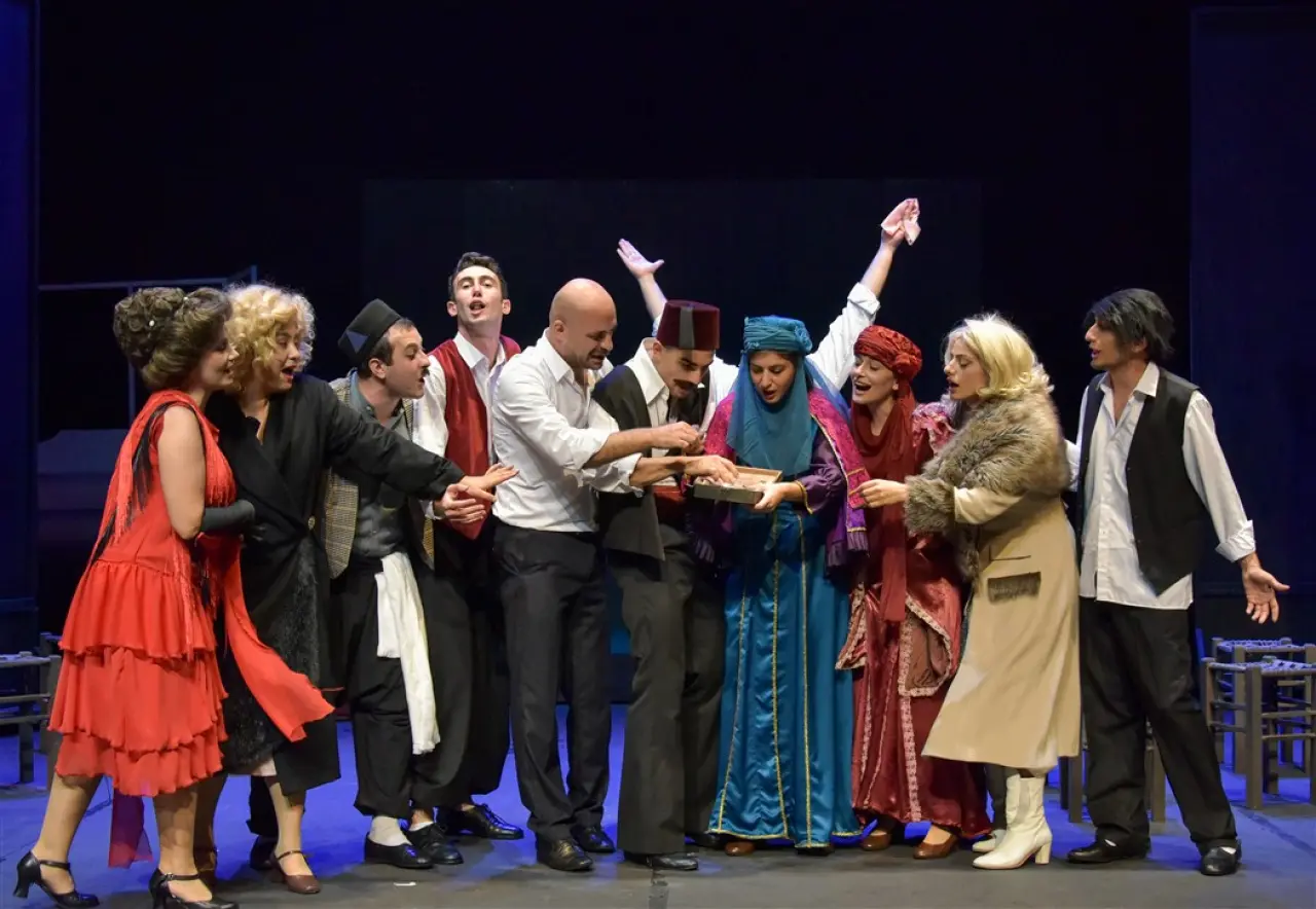 ‘İstanbul'un Son Beyzadeleri’ Çorum’da Sahnelenecek 1