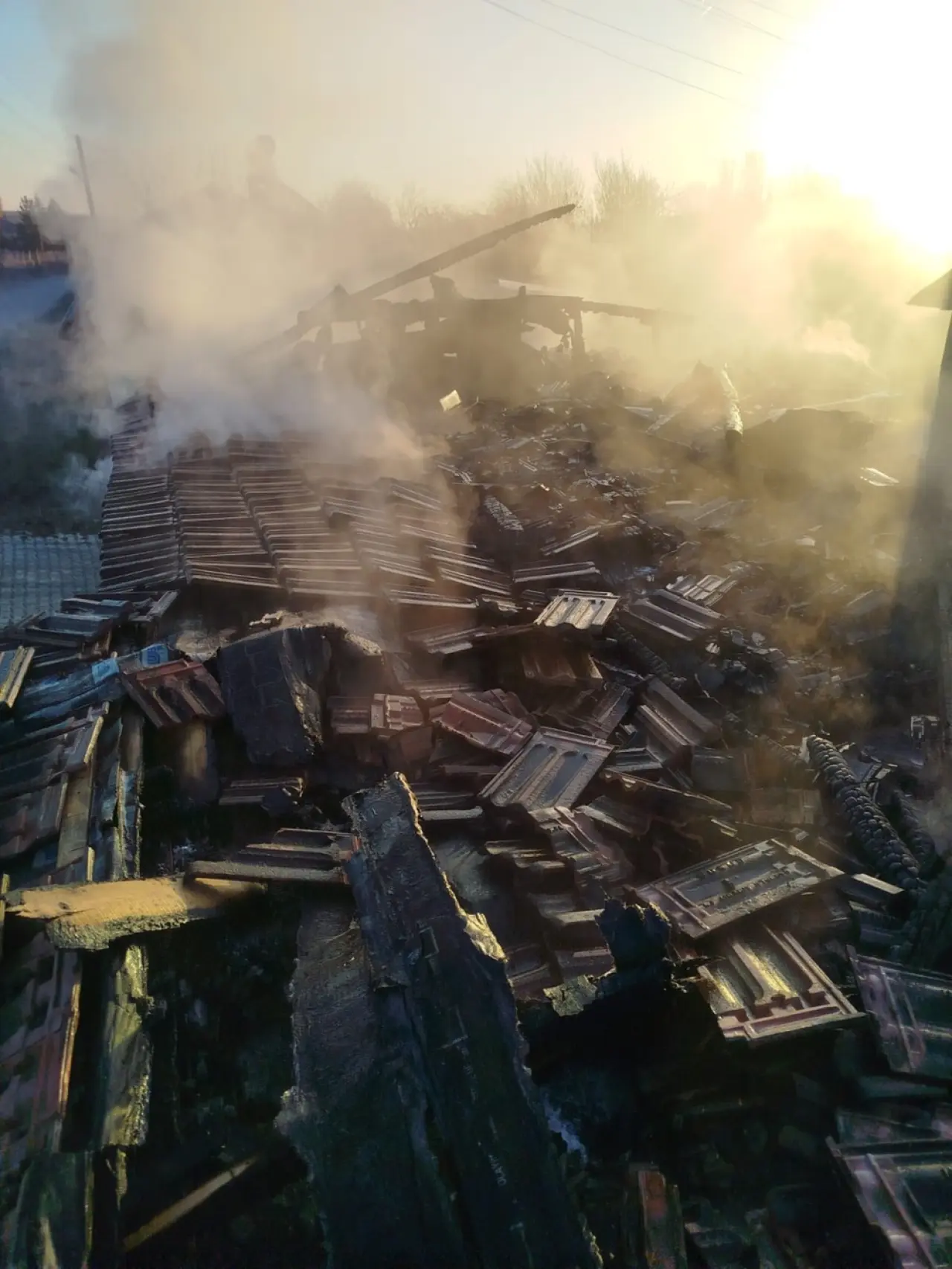 Yangına Teslim Olan Ev Küle Döndü 5