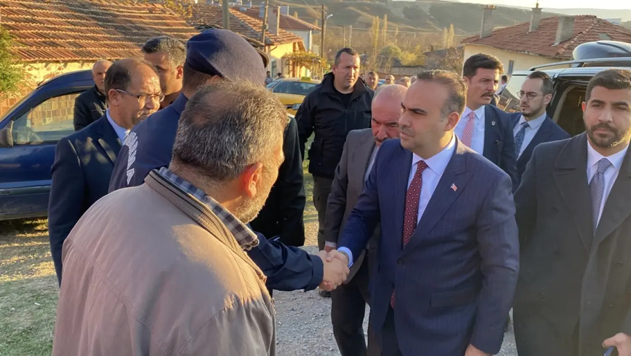 Bakan Kacır’dan Şehit Ailesine Ziyaret 1