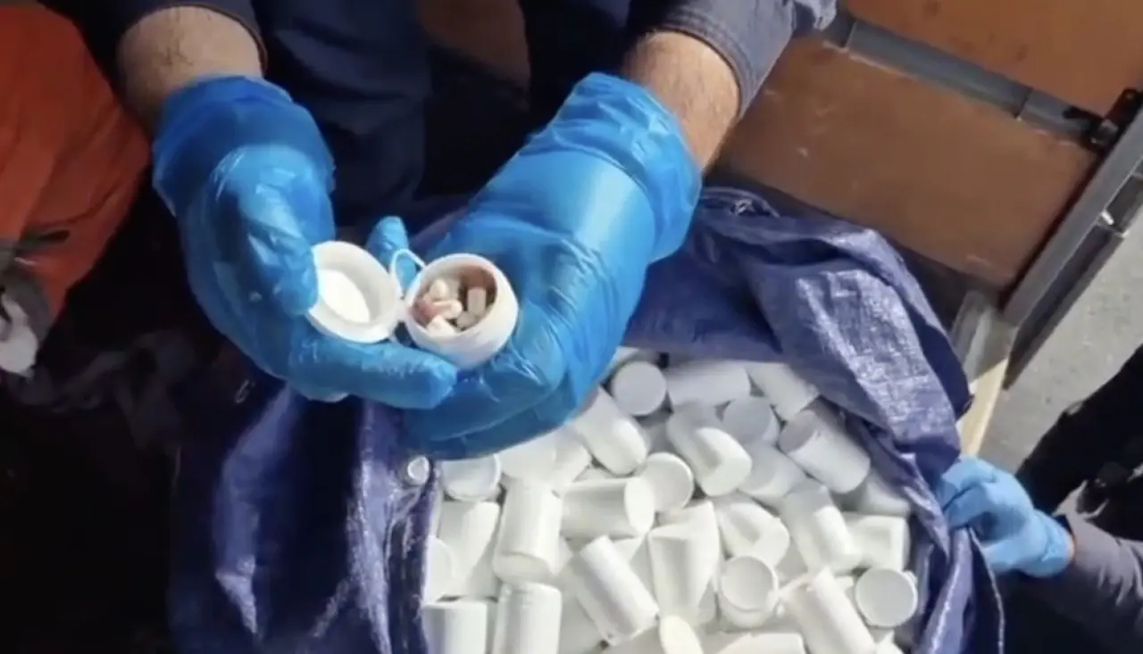 736 Bin 217 Uyuşturucu Hap Ele Geçirildi 3