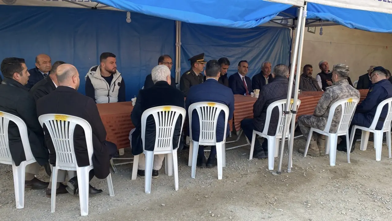 Bakan Kacır’dan Şehit Ailesine Ziyaret 4