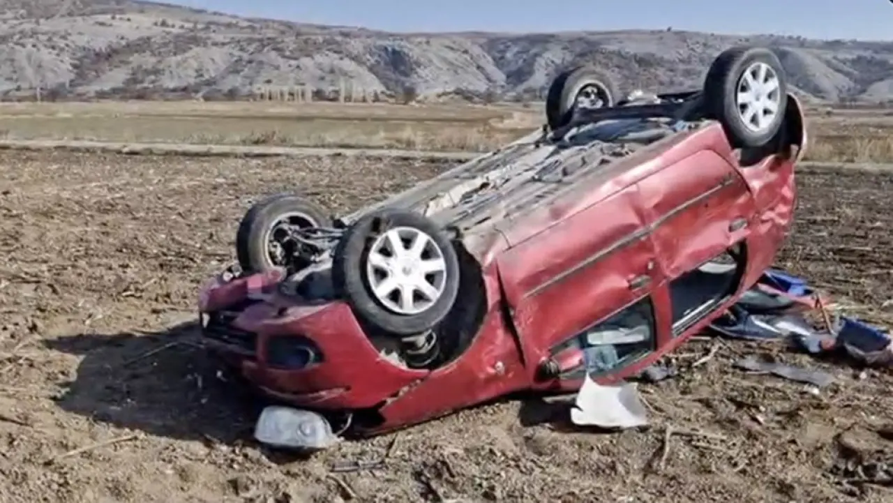 Otomobil Takla Attı: 1 Yaralı 3