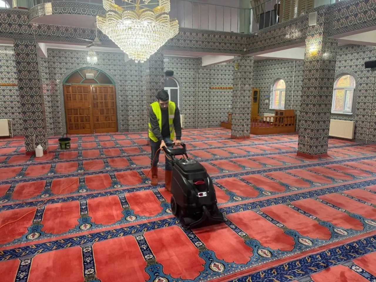 Camilerde Temizlik Seferberliği Başlatıldı 4