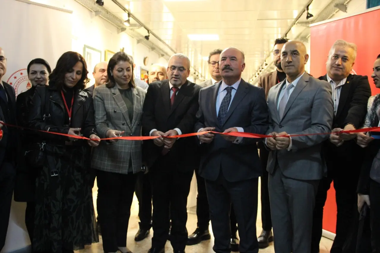 Sanatçılar Resimlerini Şehit Öğretmenler İçin Yaptı 4