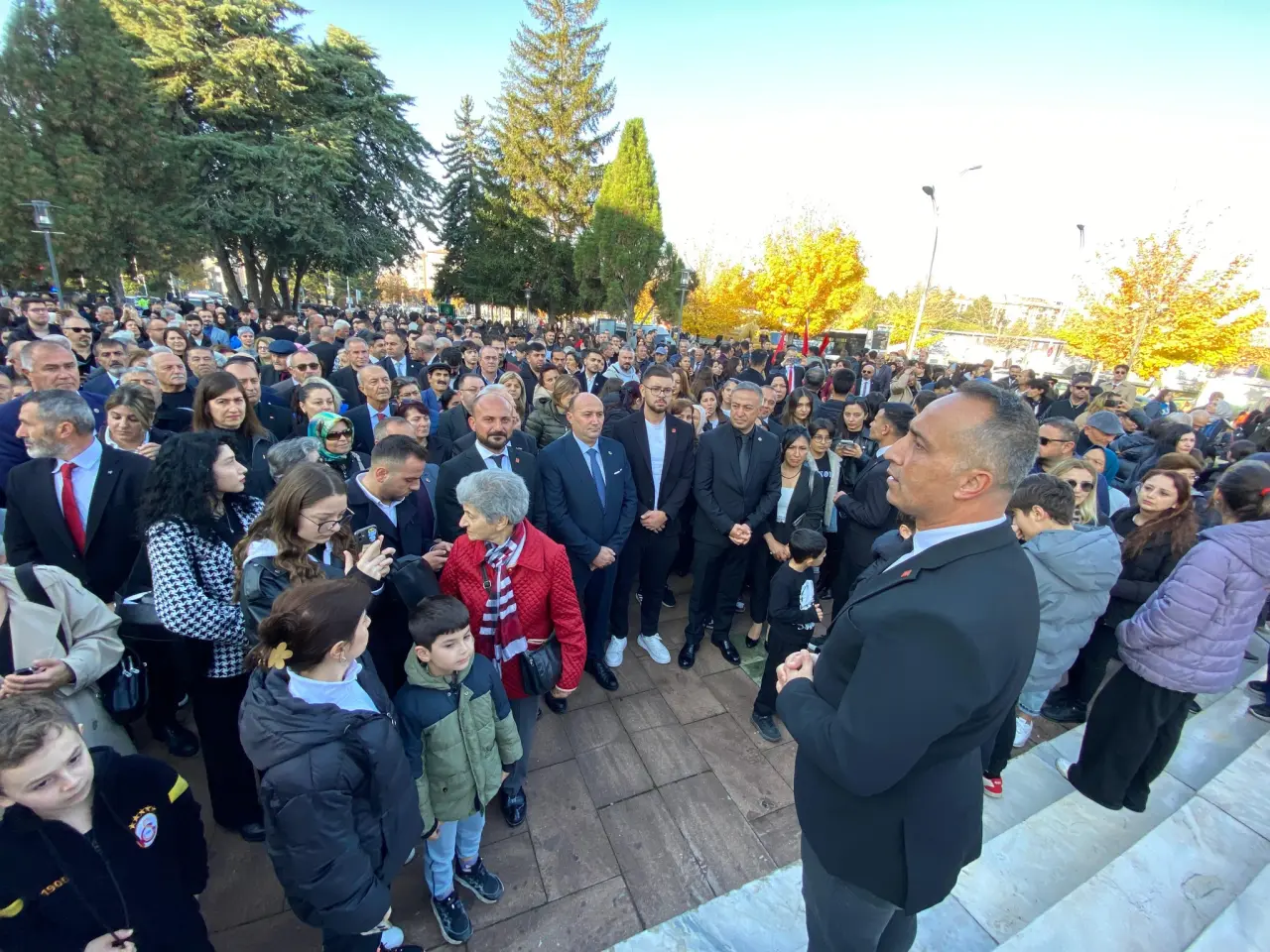 CHP’den Ata’ya Saygı Çelengi 3