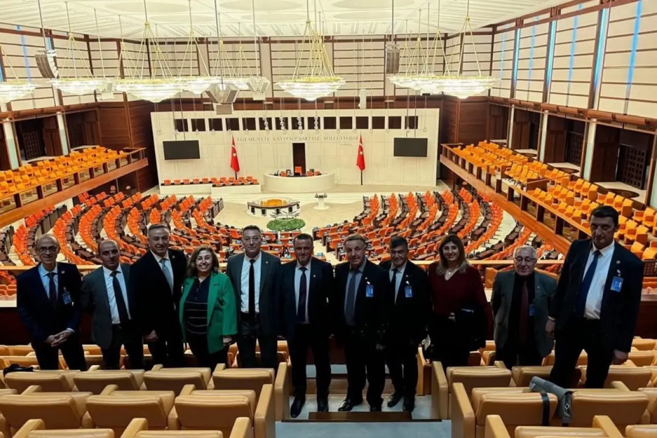 CHP Heyeti, Özgür Özel ile Görüştü 1