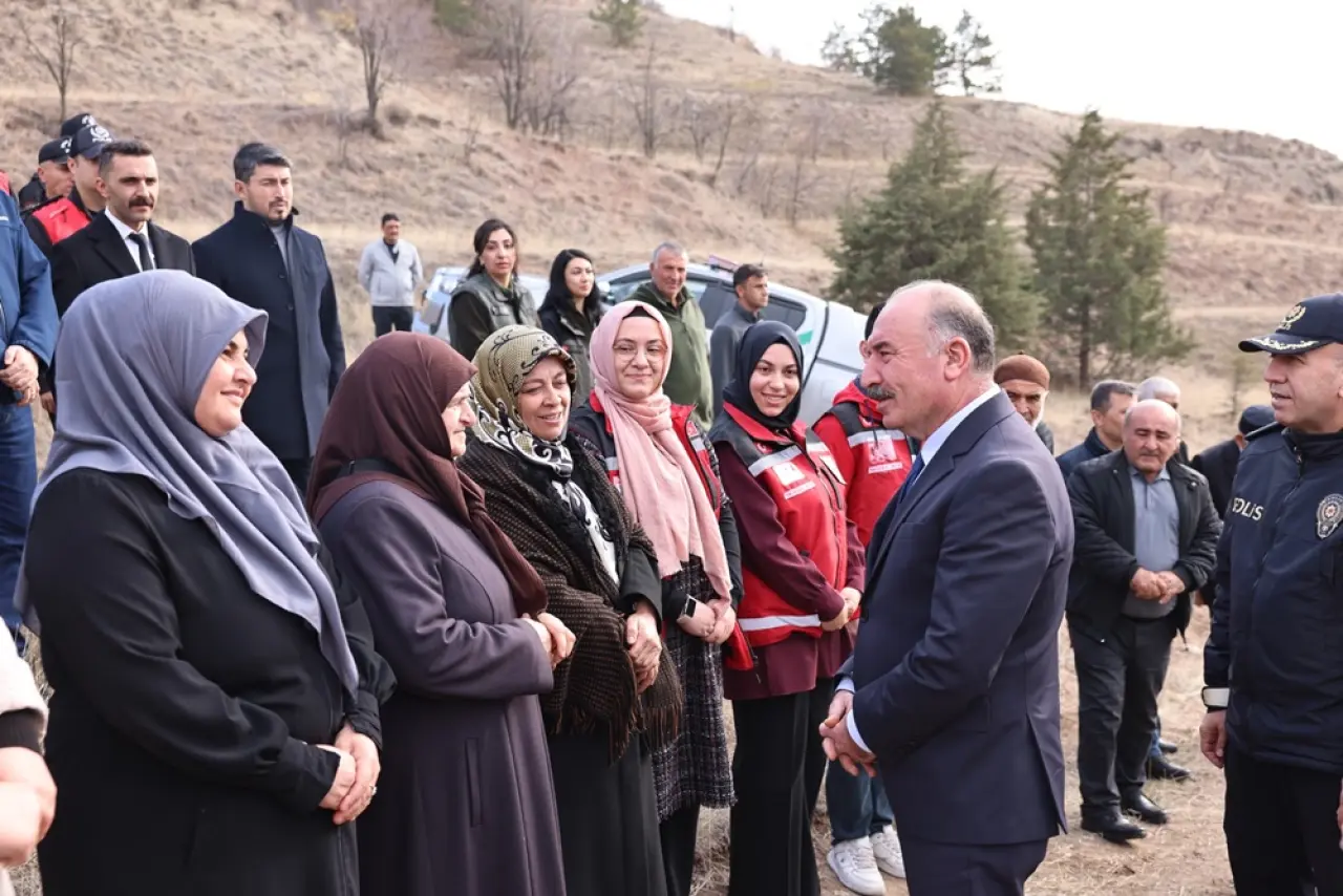 Şehitlerin Anısı Fidanlarda Yeşeriyor 7