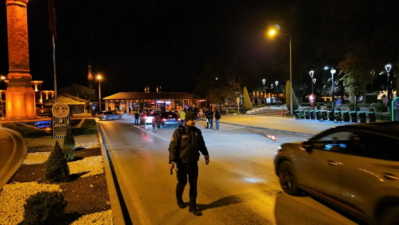 Çeşitli Suçlardan Aranan 17 Şüpheli Yakalandı 3