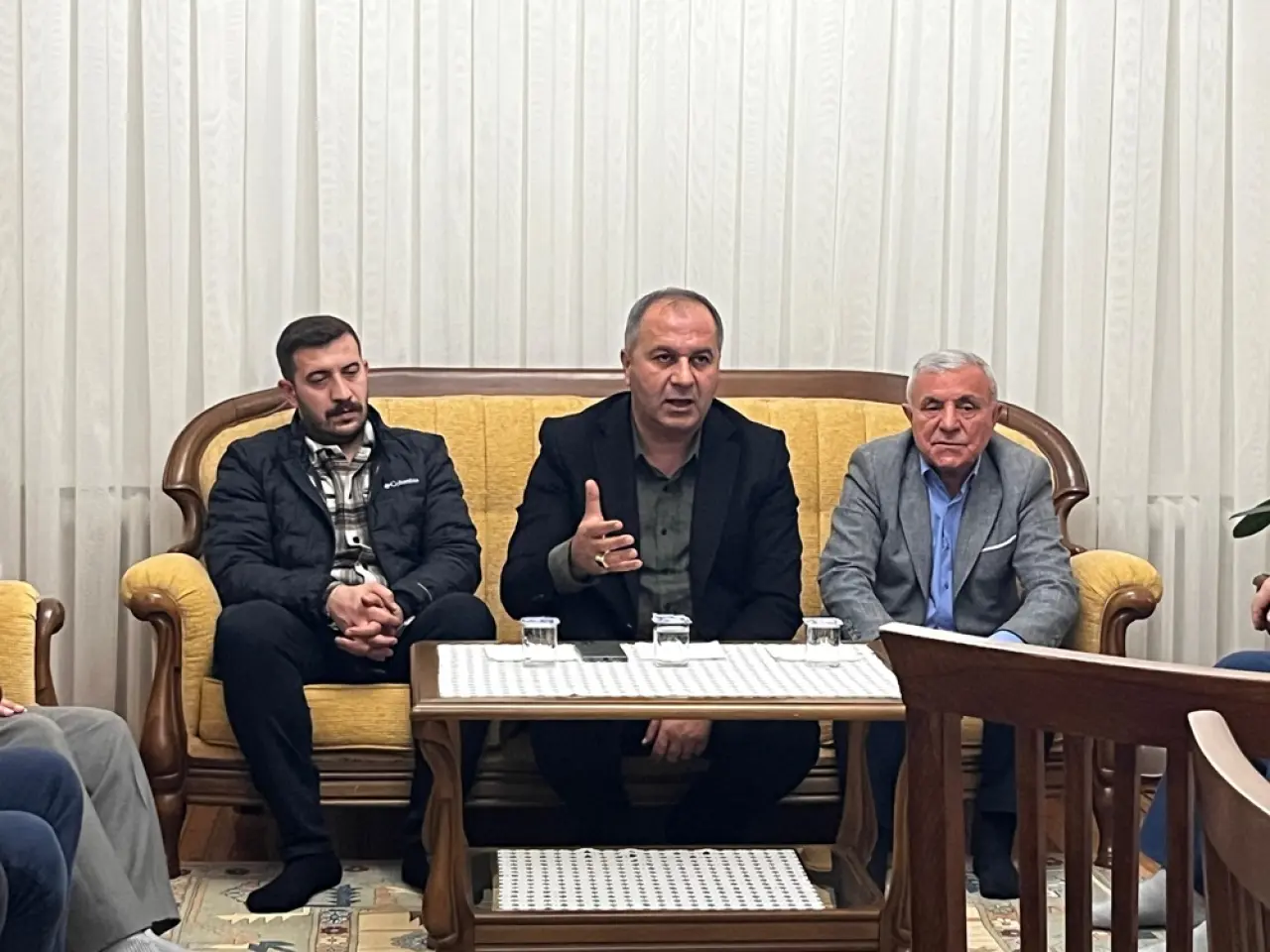 Buharaevler’de komşu sohbeti 1