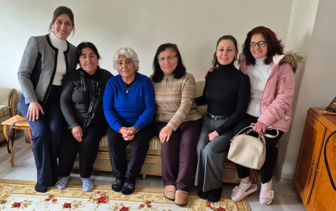 CHP’li kadınlar emektar öğretmenleri unutmadı 2