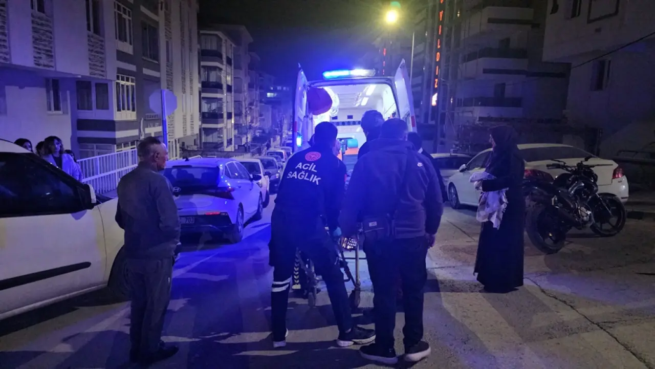 Motosikletle Araç Çarpıştı: 1 Yaralı 4