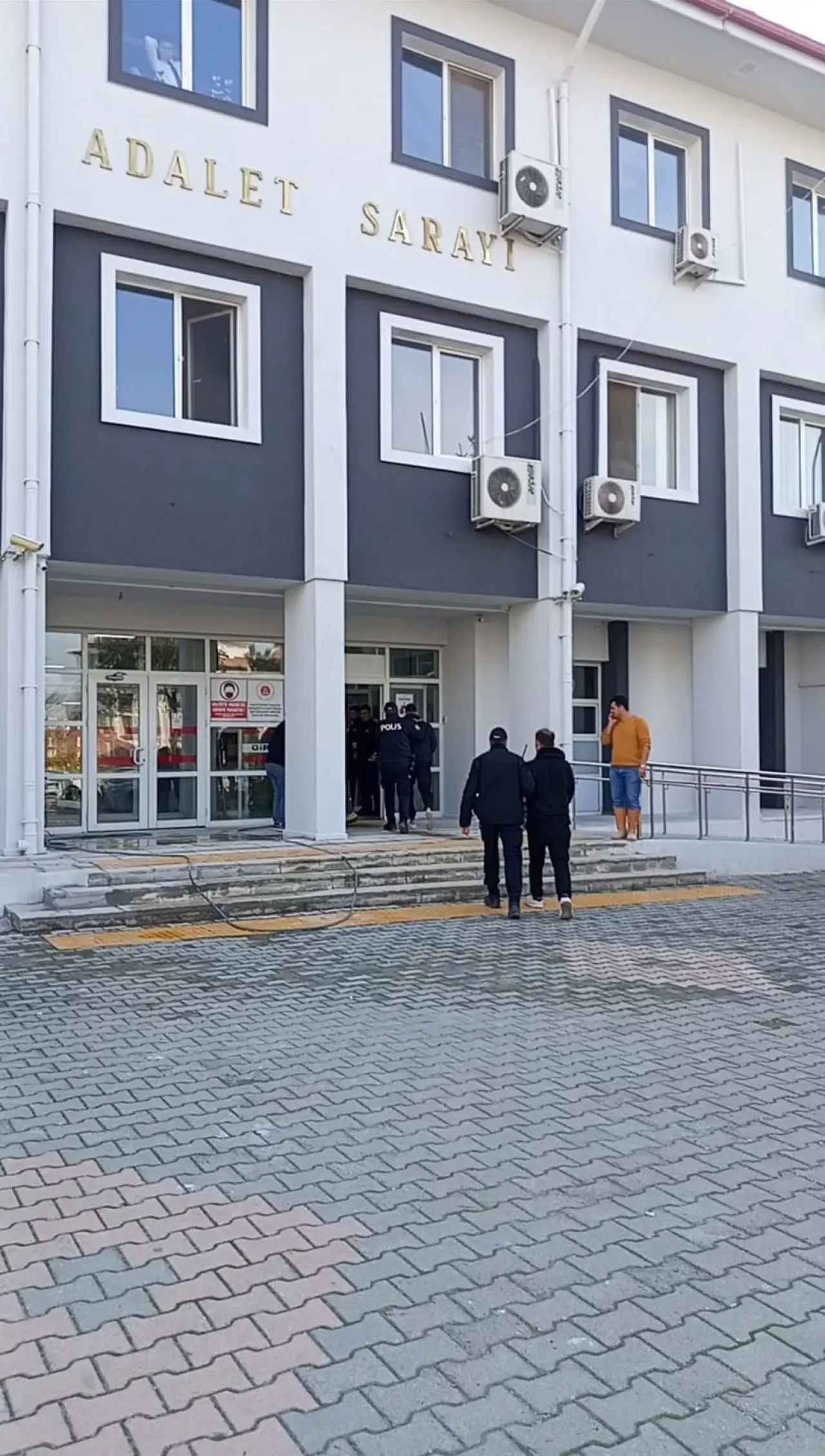 Fırından Para Çalan İki Şüpheli Tutuklandı 2