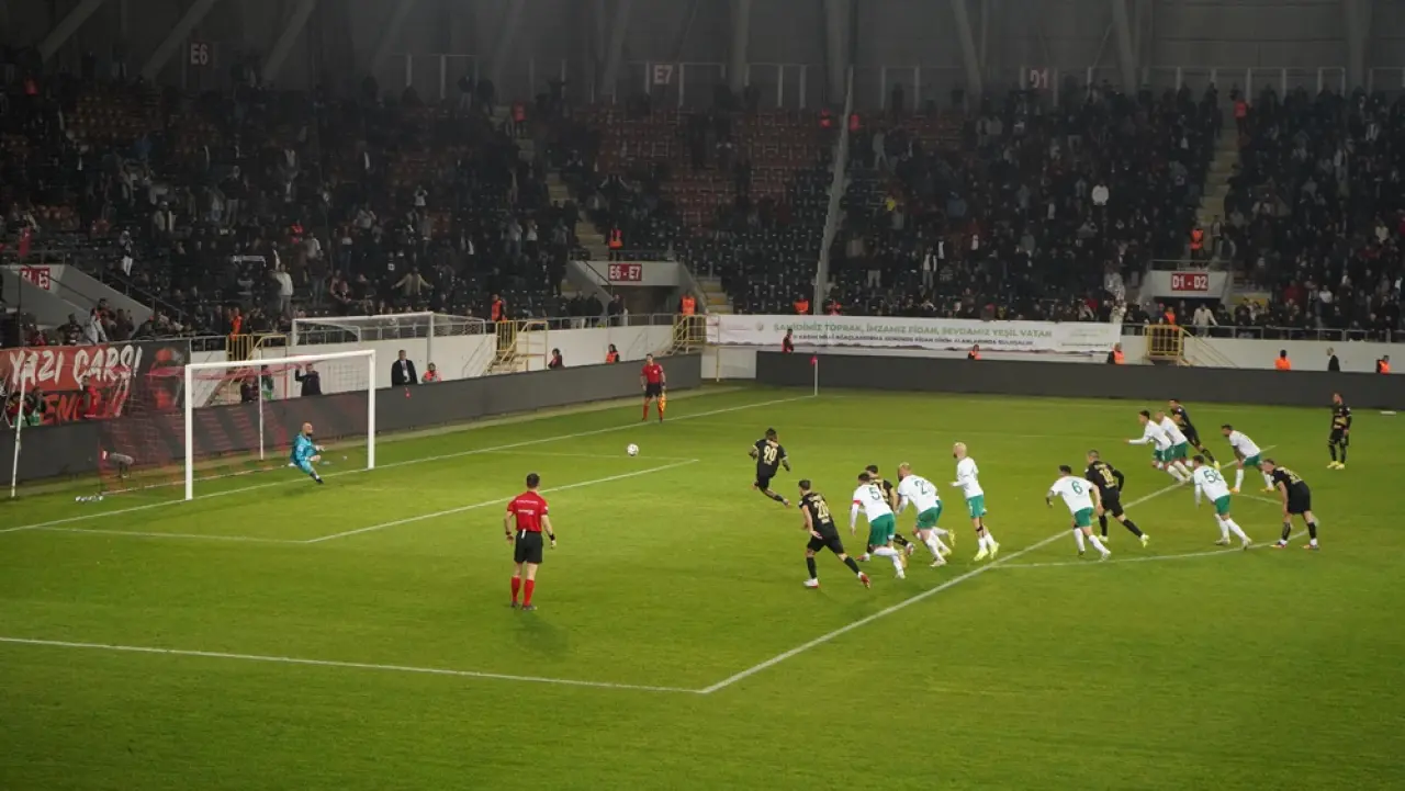 Zirve Yolunda Kritik Galibiyet: 3-1 20