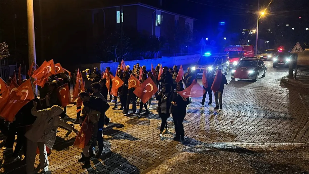 Kargı'da Fener Alayı Yürüyüşü 4