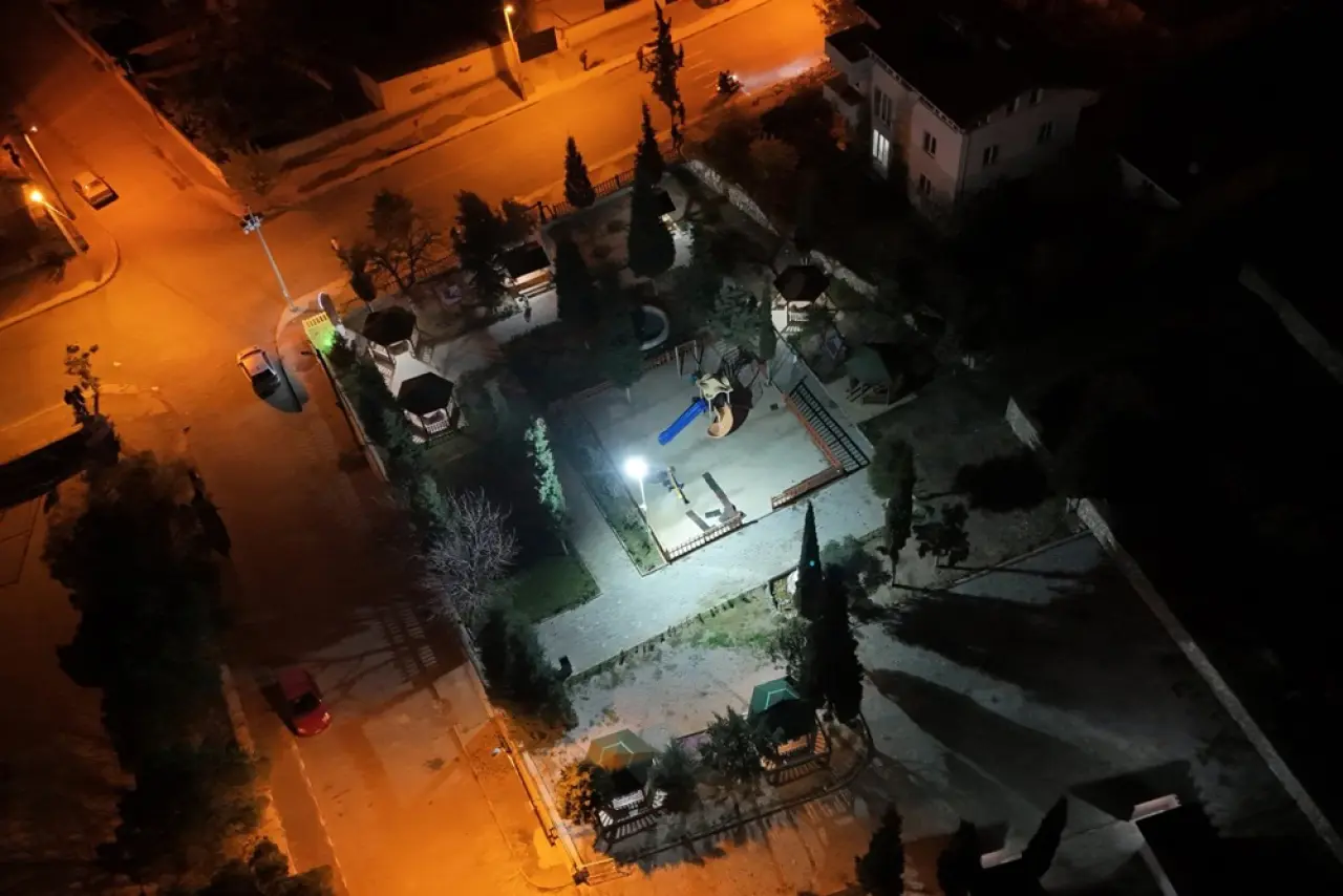 Eğitim çınarının adı parkta yaşatılıyor 4