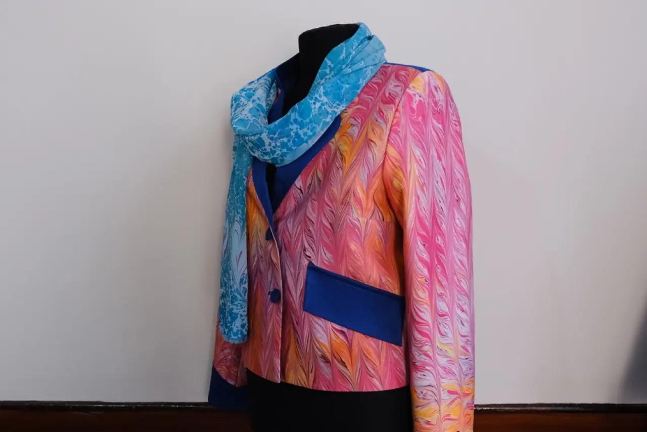 Eskiyen Kıyafetler Ebru Desenleriyle Yenileniyor 1