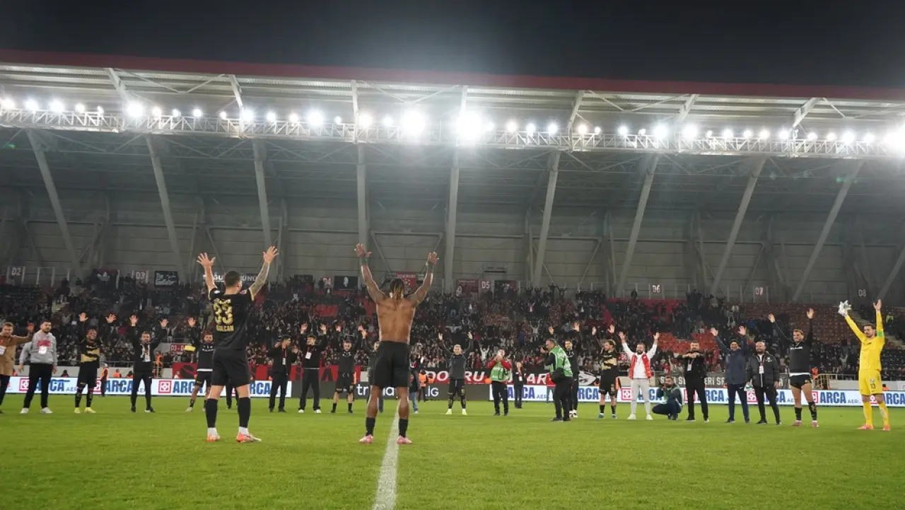 Bir Aylık Hasret Başladı 3