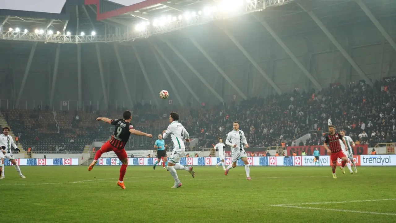 Çorum FK Evinde Hata Yapmadı 17