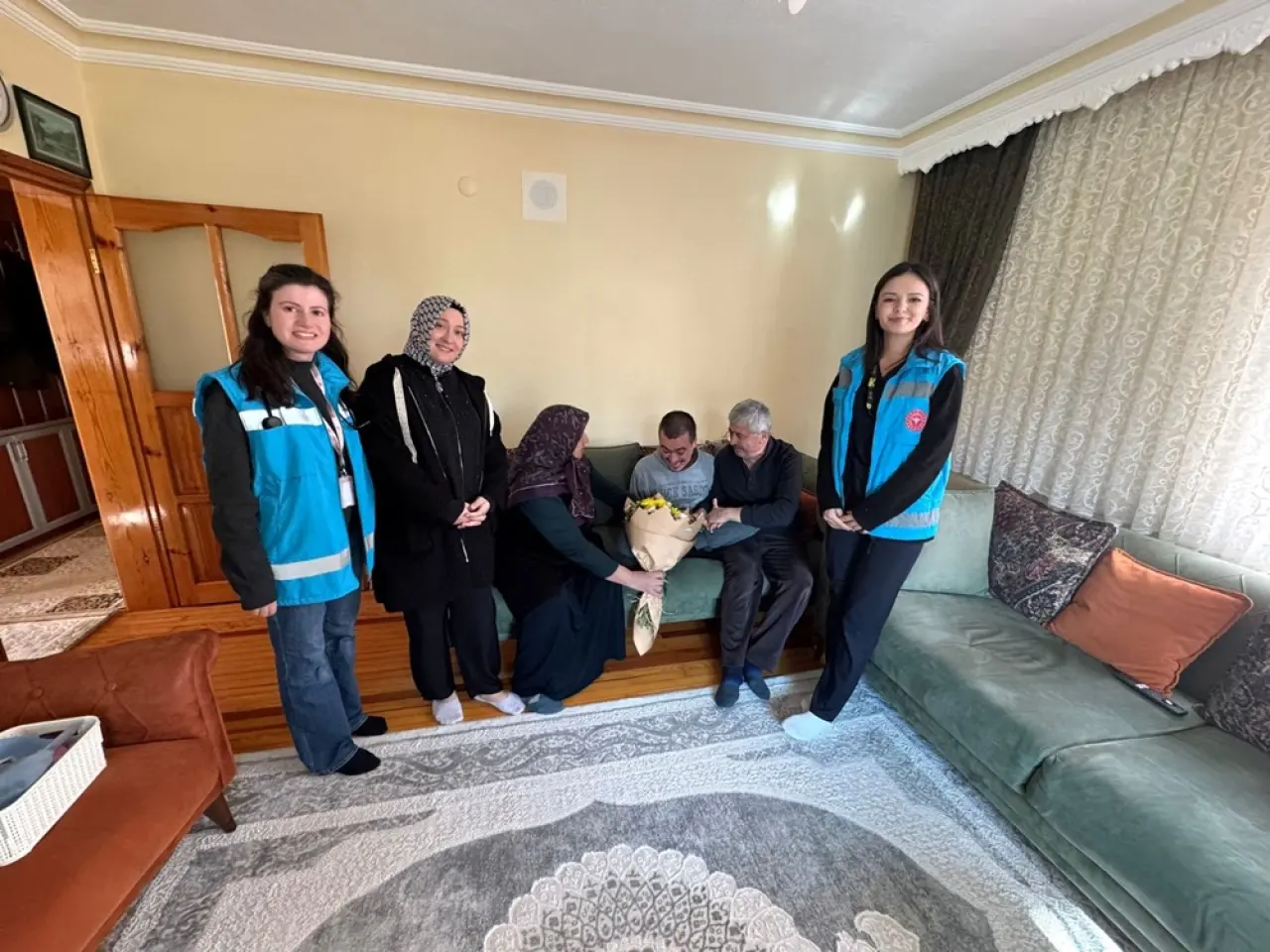 Evde Sağlık Hastalarına ‘Yalnız Değilsiniz’ Mesajı 3