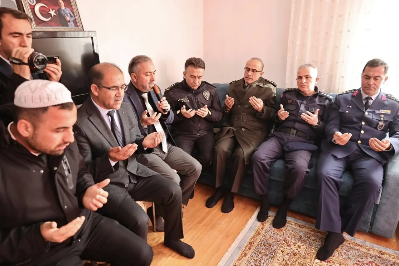 Şehidin Ailesine Şahadet Belgesi Teslim Edildi 1