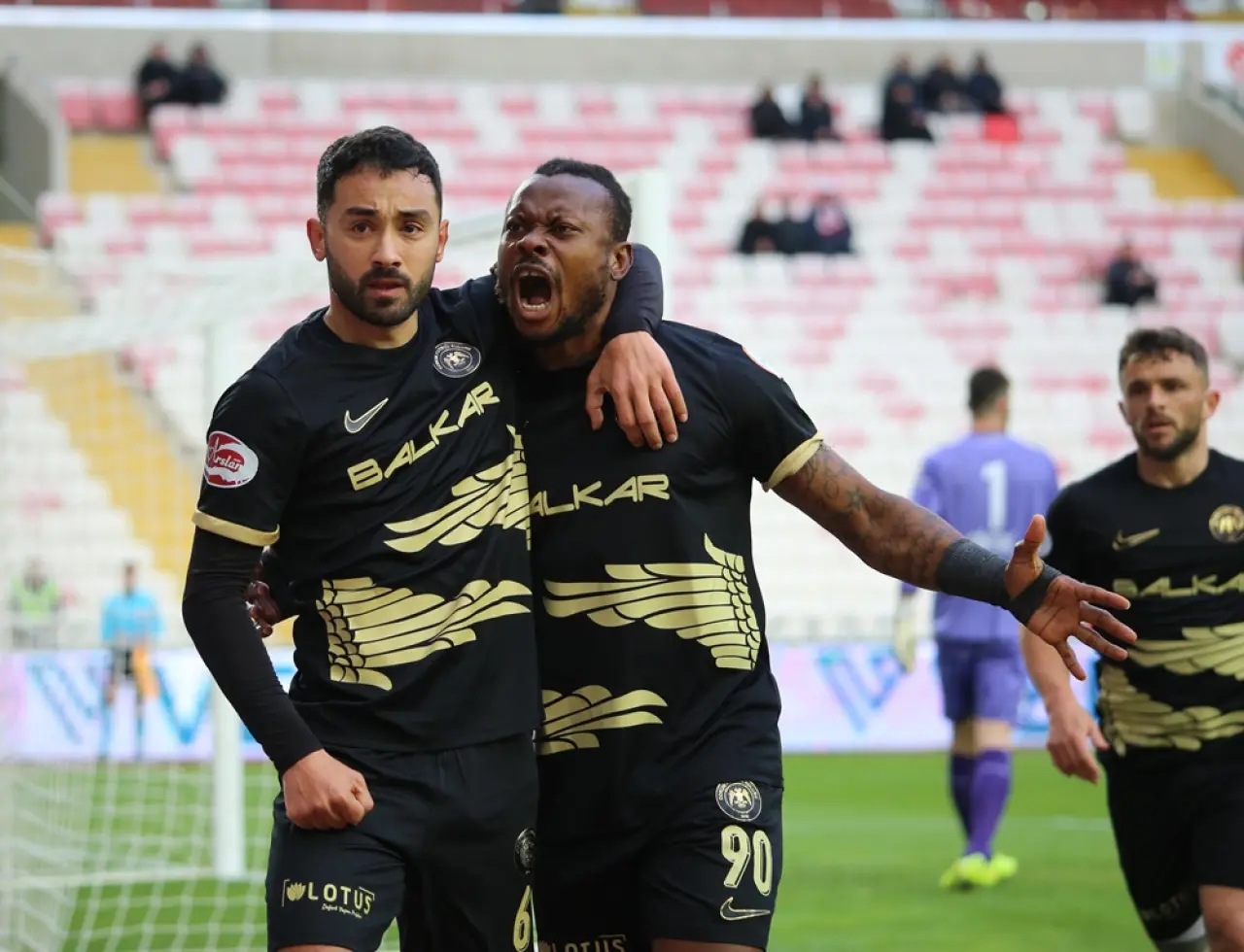 Sivas’tan Bir Puan ile Döndük 3