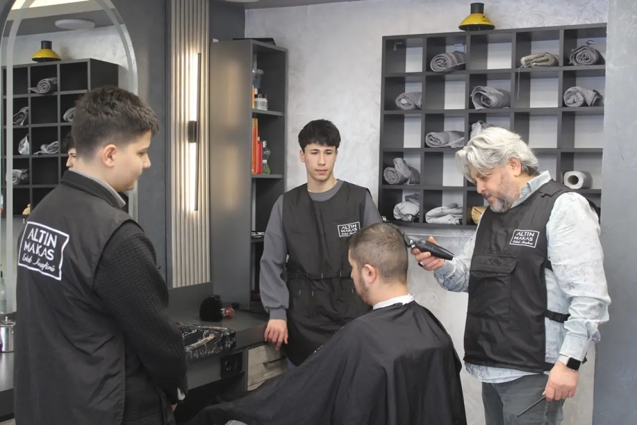 Altın Makas Yeni Yerinde 1