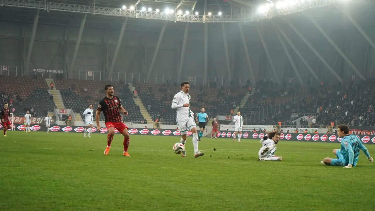 Çorum FK Evinde Hata Yapmadı 19