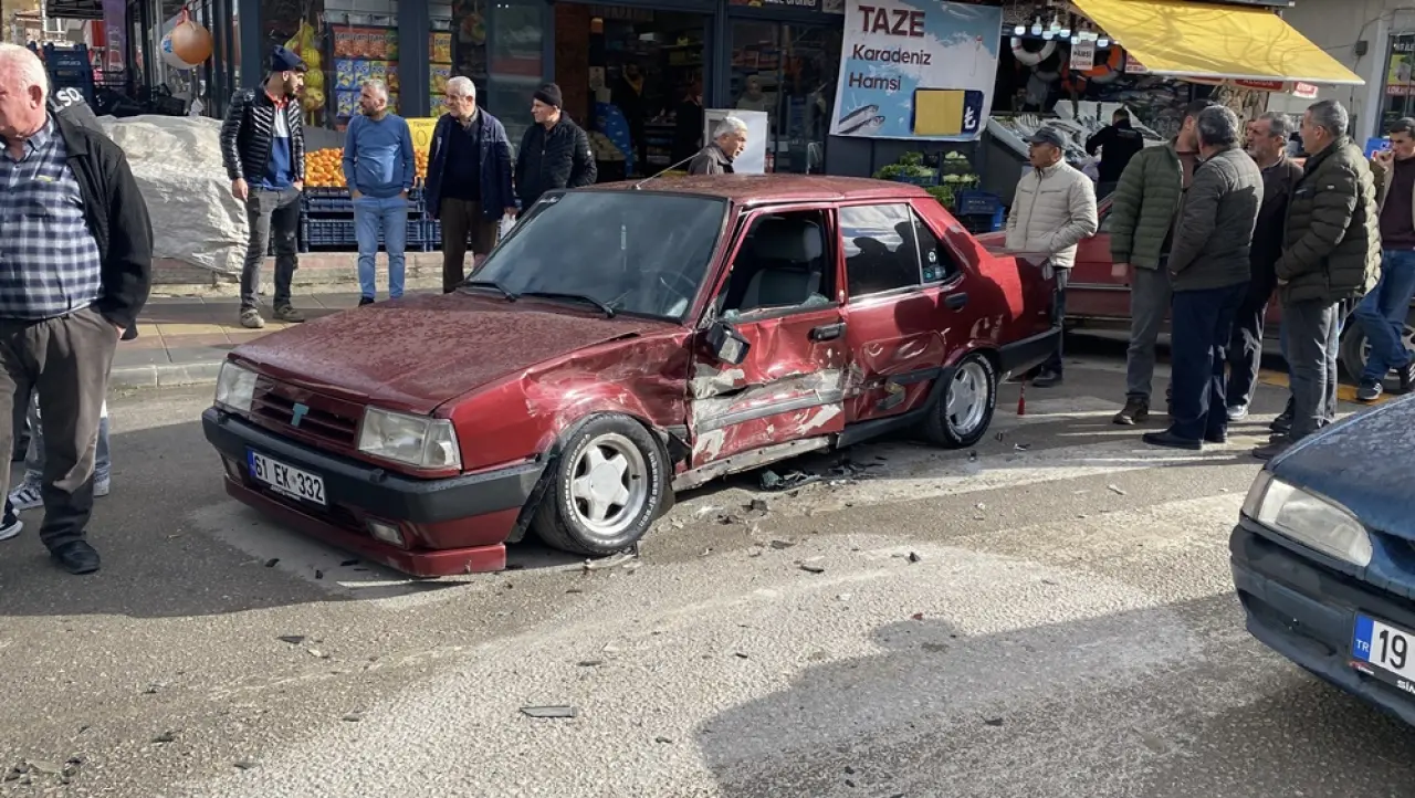 Üç Birbirine Girdi 4