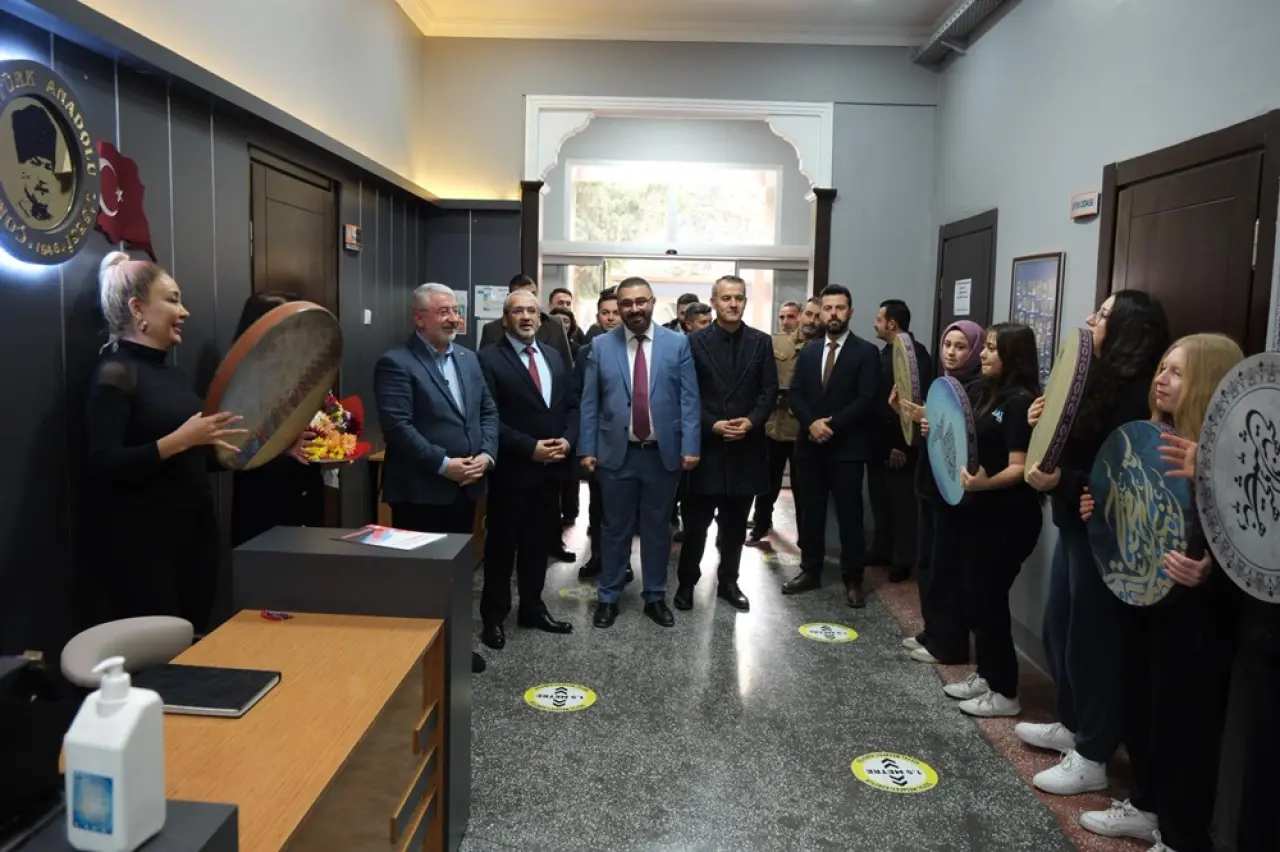 Başkan Aşgın Gençlerin Konuğu 7