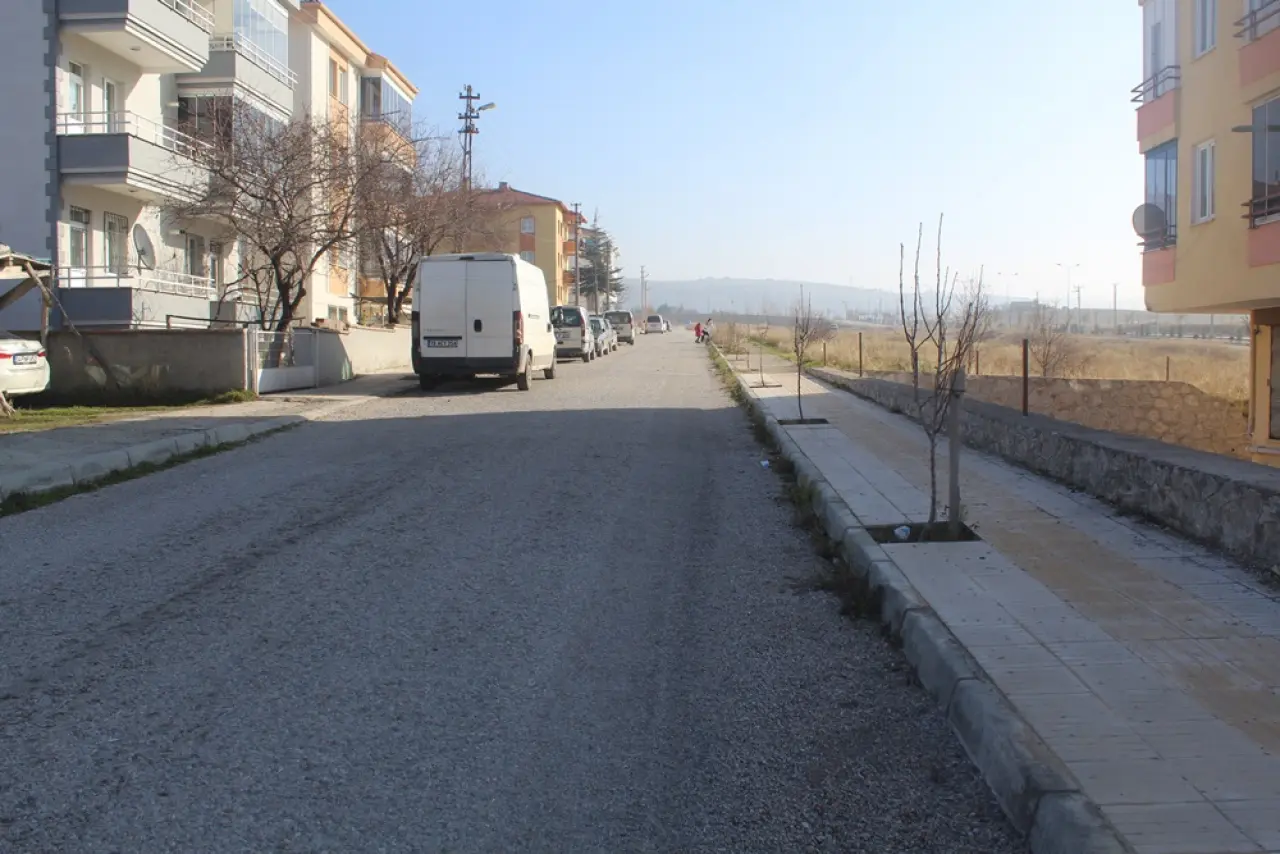 Kaldırımlar Yarım, Yayalar Mağdur 7