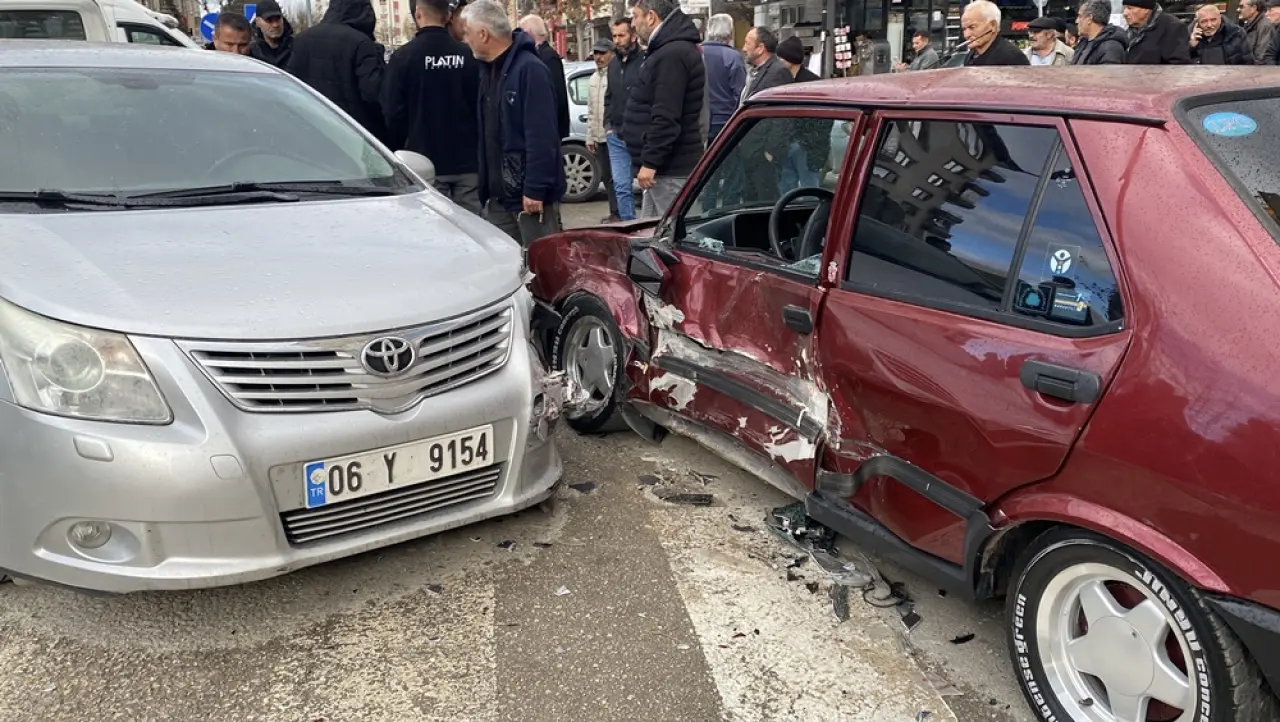 Üç Birbirine Girdi 1