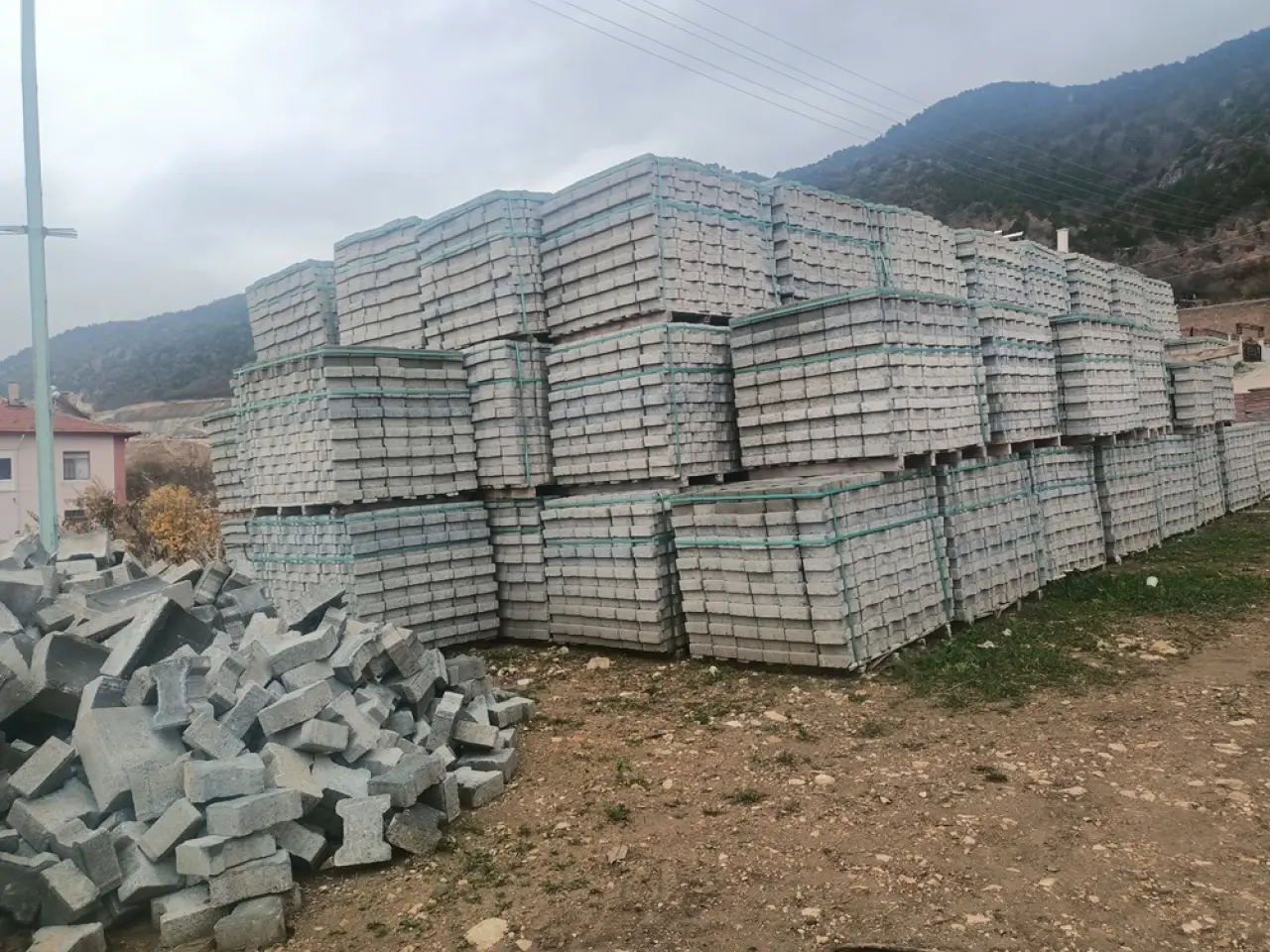 Laçin’e 2,5 Milyonluk Kilit Taşı Desteği 1