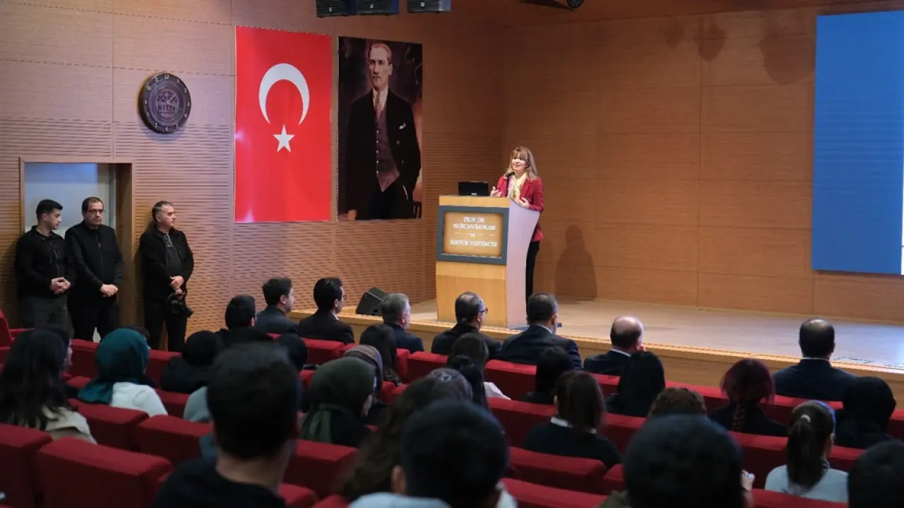 HİTÜ’de ‘Kariyerime Engel Yok’ Paneli 5