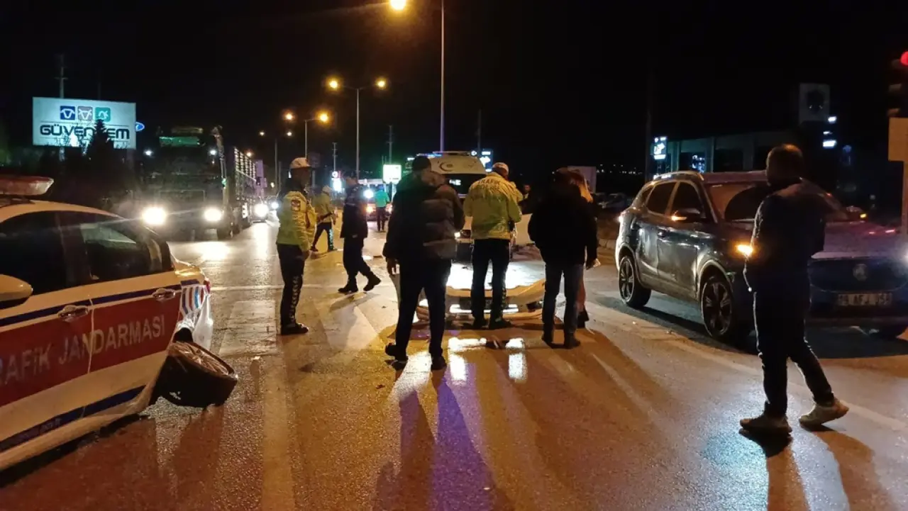 Kırmızı Işıkta Zincirleme Kaza 4