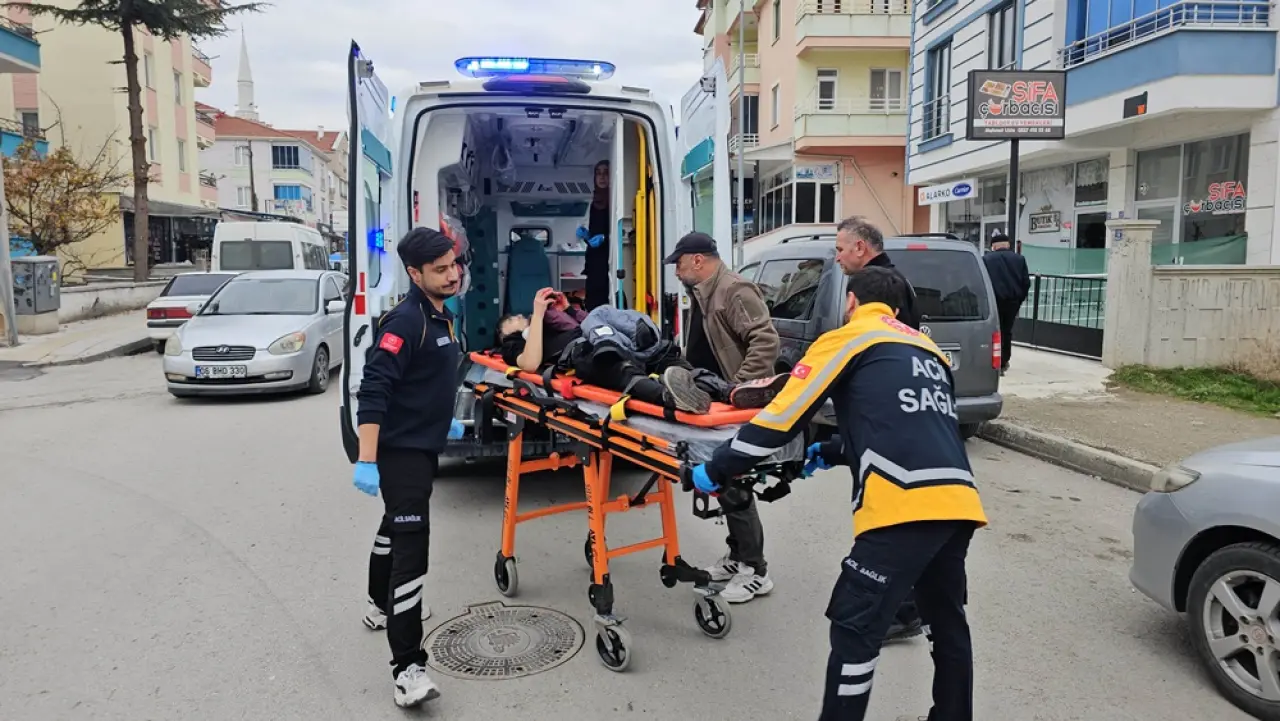 Arkadaşıyla Şakalaşırken Bıçağın Üzerine Düştü 4