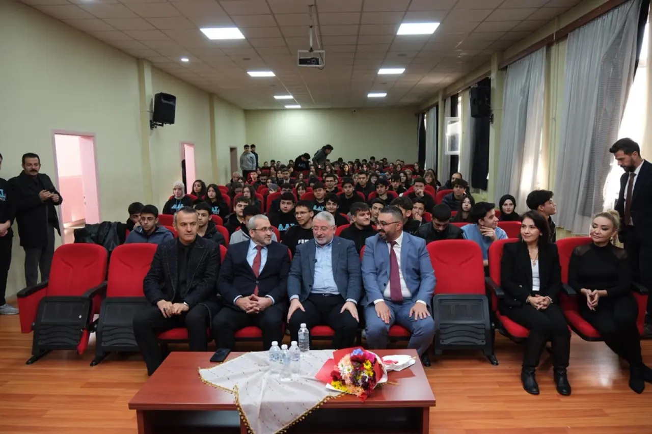 Başkan Aşgın Gençlerin Konuğu 5