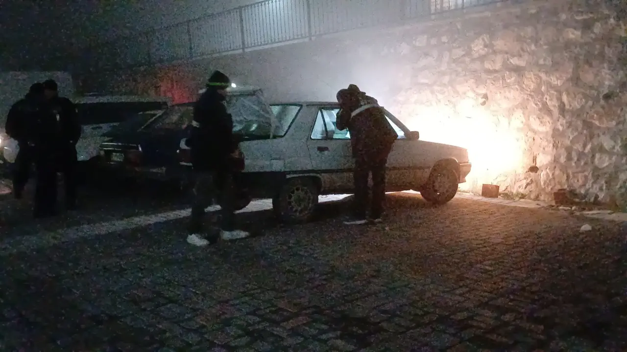 Boş Otomobile Kurşun Yağdırdılar 5