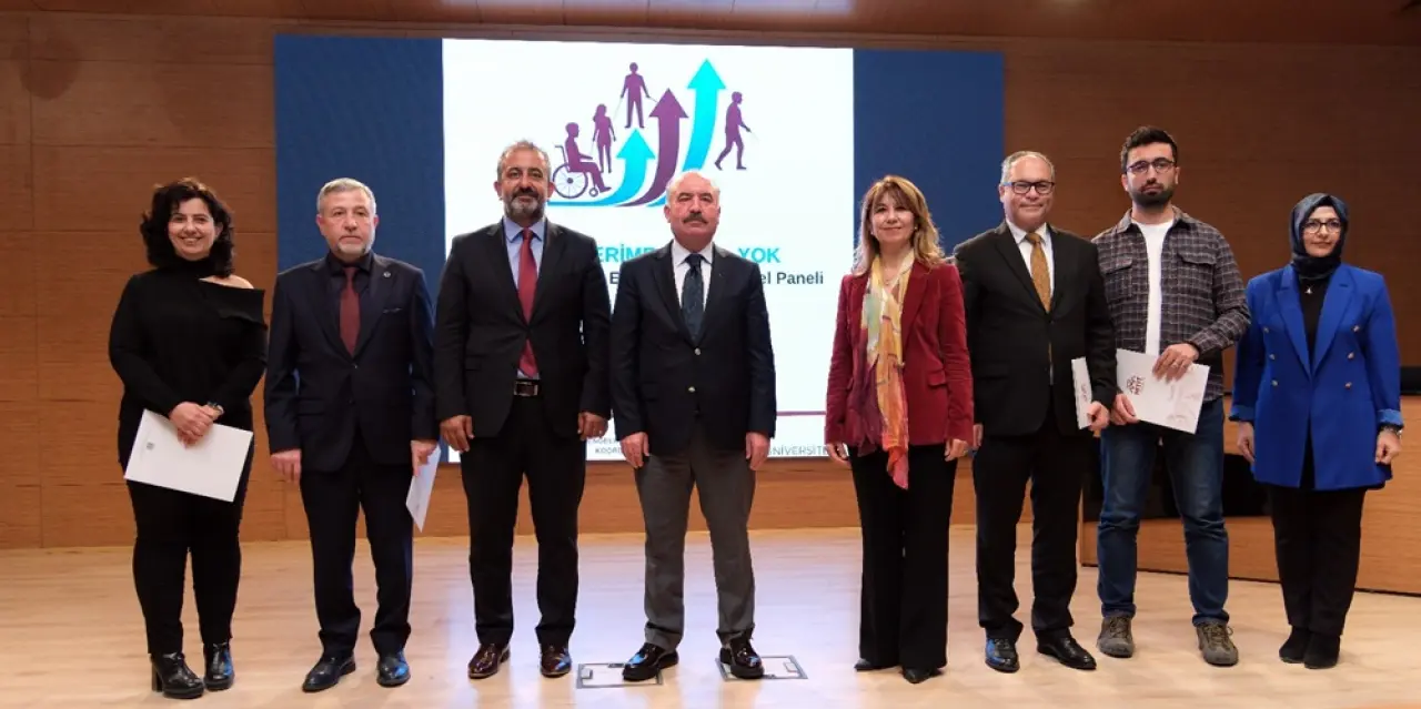 HİTÜ’de ‘Kariyerime Engel Yok’ Paneli 1