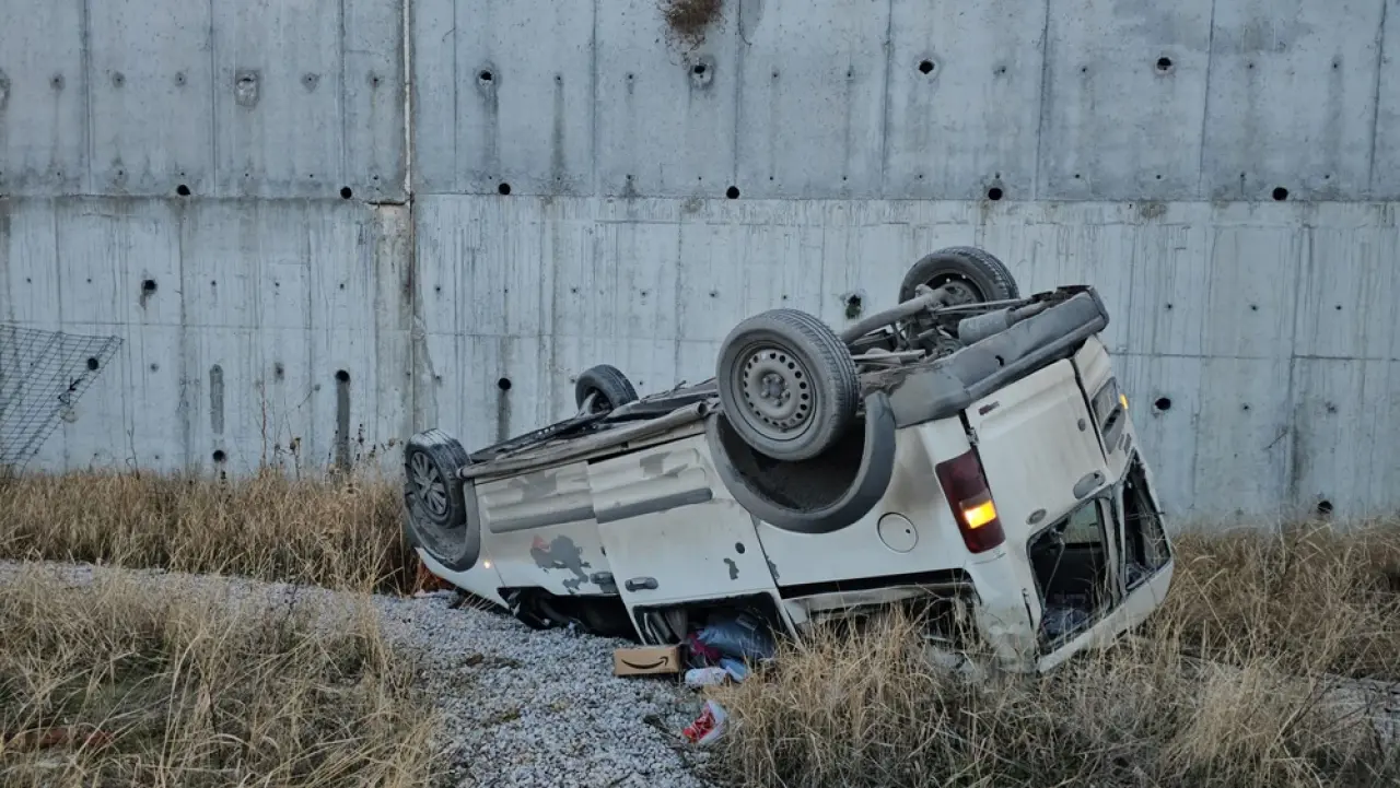 Otomobil Duvardan Uçtu: 1 Ağır Yaralı 1