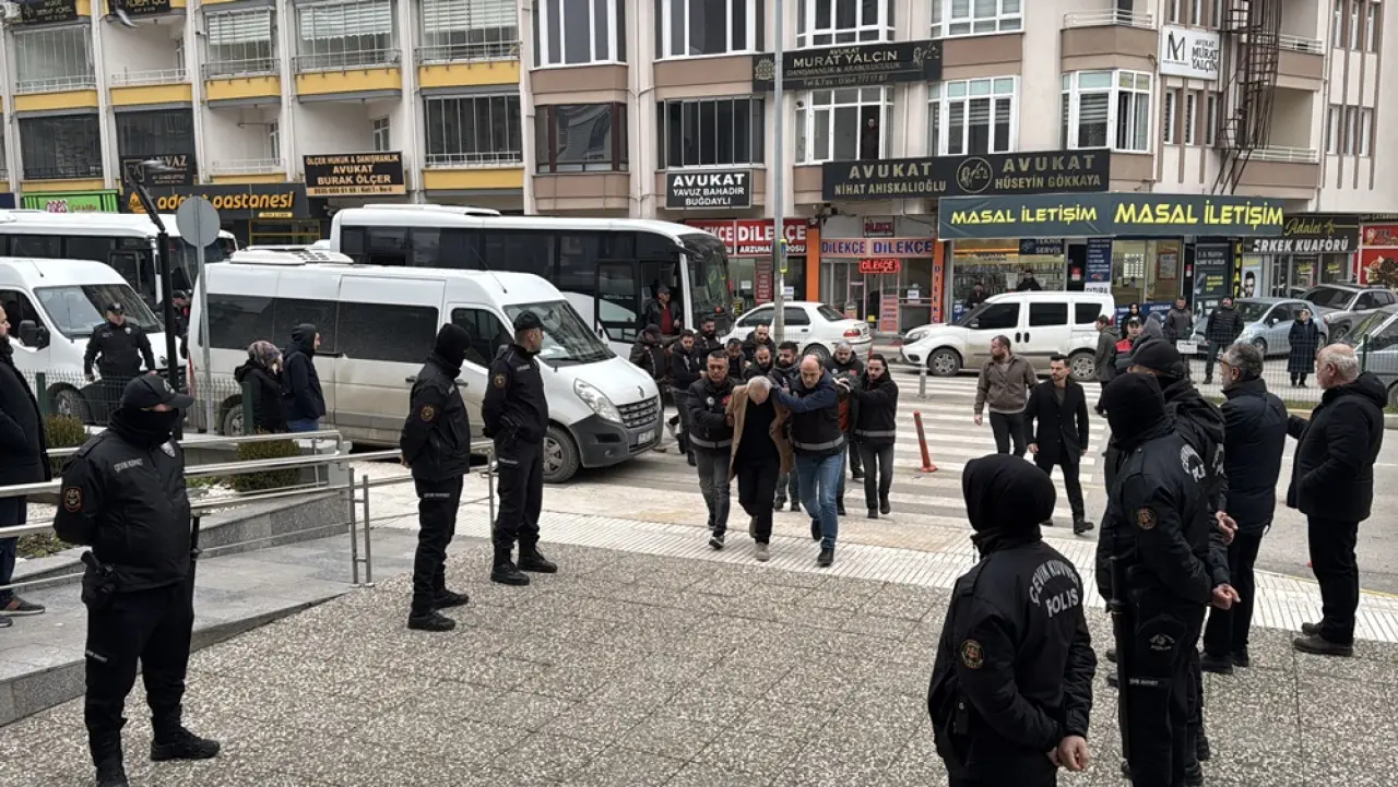 Operasyonda 7 Kişi Tutuklandı 1