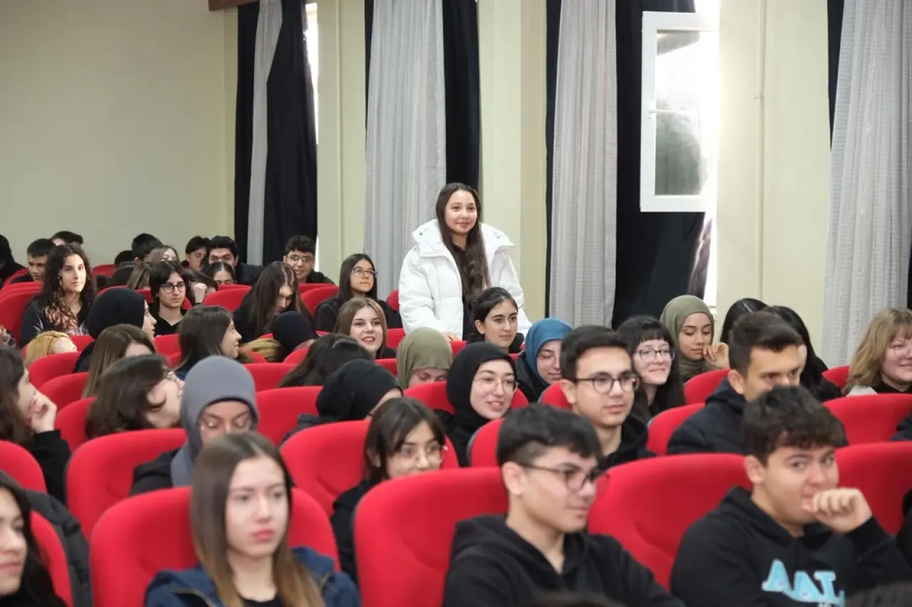 Başkan Aşgın Gençlerin Konuğu 6