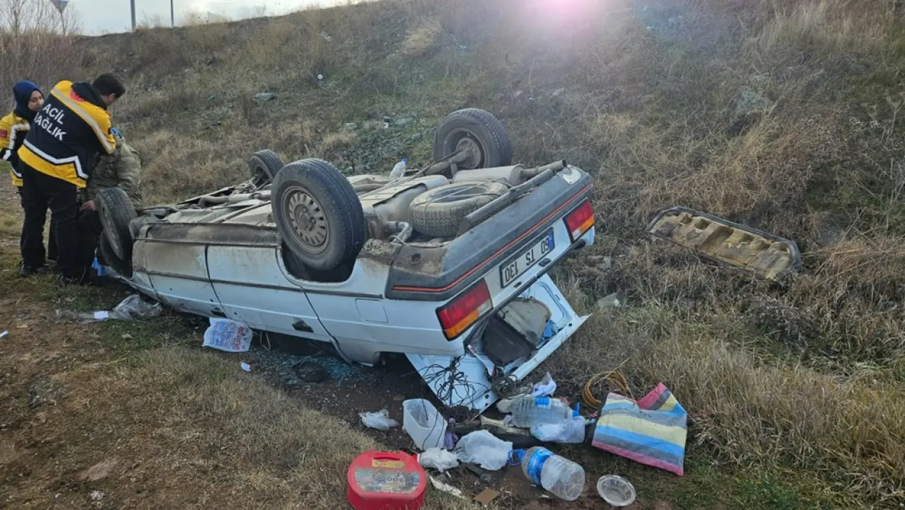 Otomobil Tarlaya Uçtu: 2 Yaralı 3
