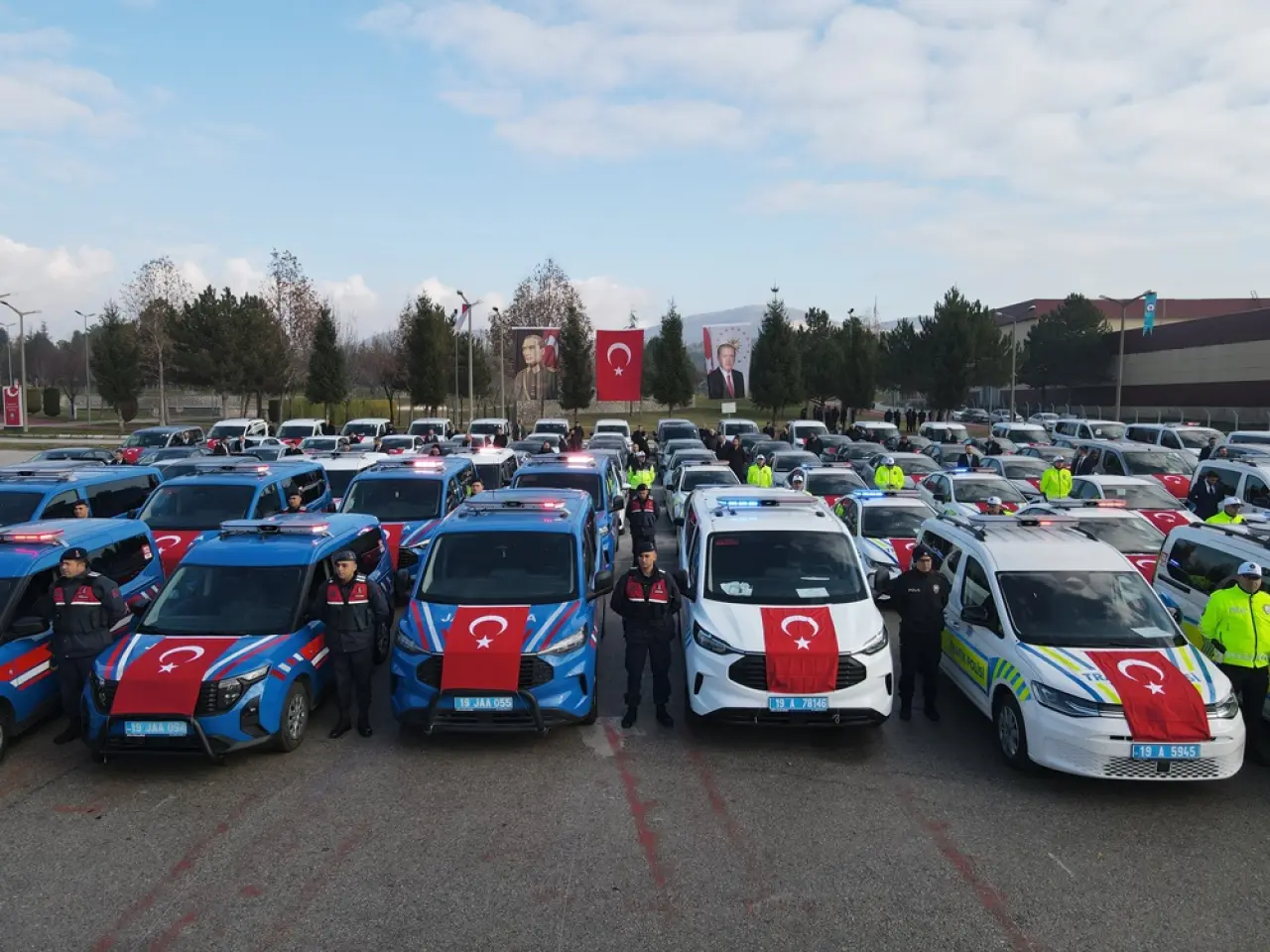 Jandarma ve Emniyet Yeni Araçlarına Kavuştu 2