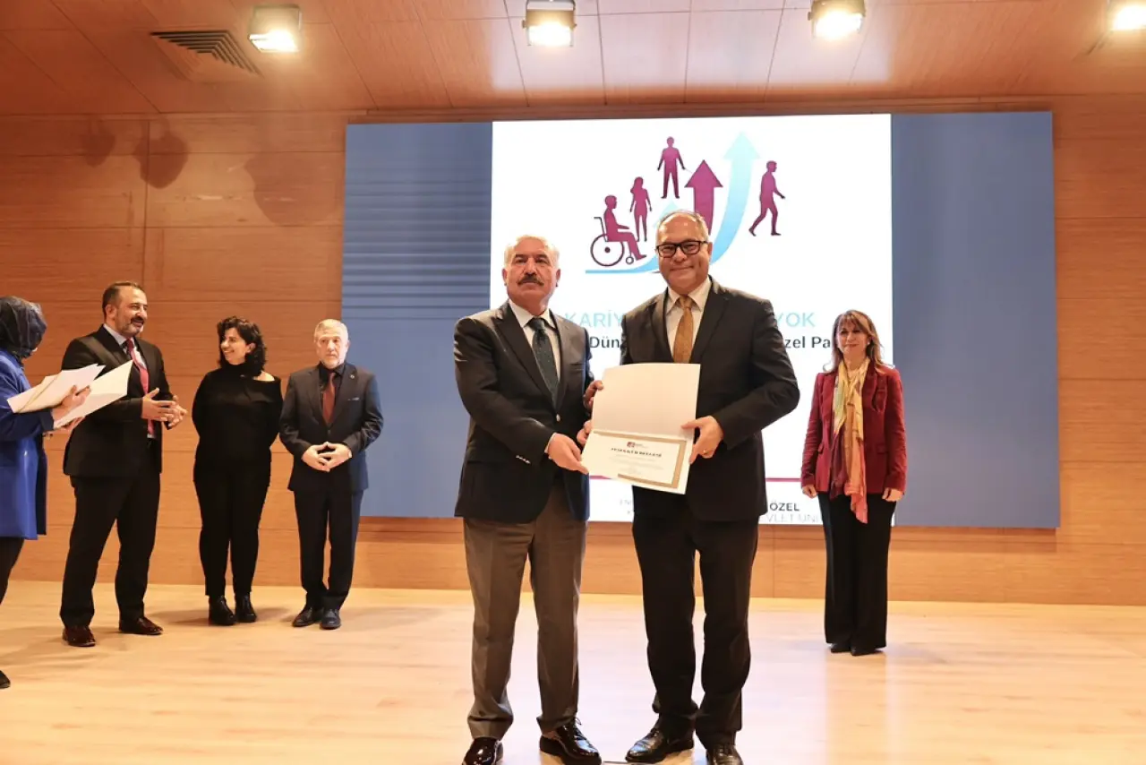 HİTÜ’de ‘Kariyerime Engel Yok’ Paneli 3