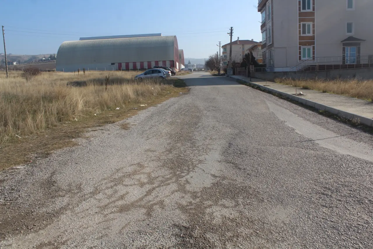 Kaldırımlar Yarım, Yayalar Mağdur 2