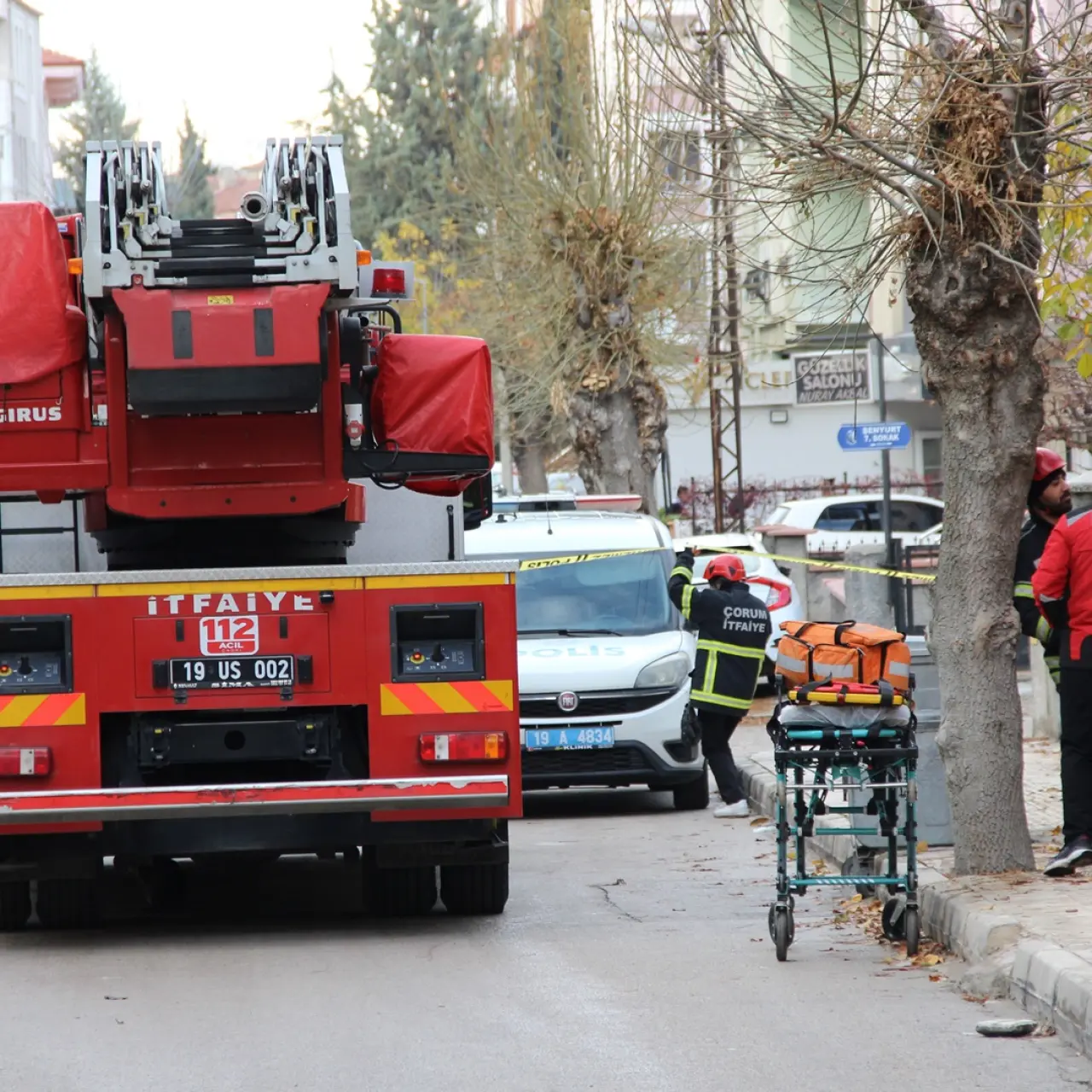 Çatıda İntihara Kalkıştı, Müdür Devreye Girdi 4