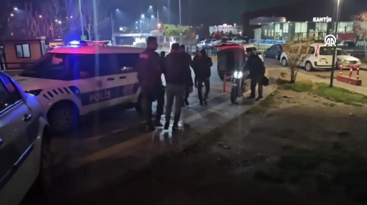 Silahlı Kavgayı Polis Havaya Ateş Ederek Ayırdı 1