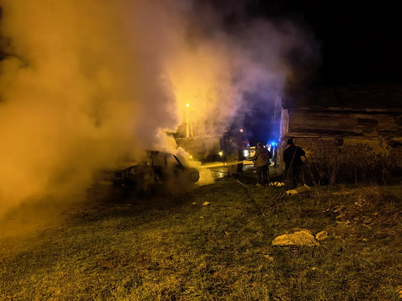 Yanan Otomobil Kullanılamaz Hale Geldi 3